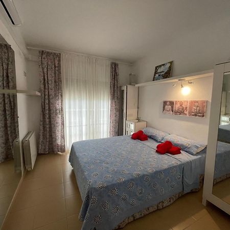 شقة Romantico Piso De La Playa Fenals يوريت دي مار المظهر الخارجي الصورة